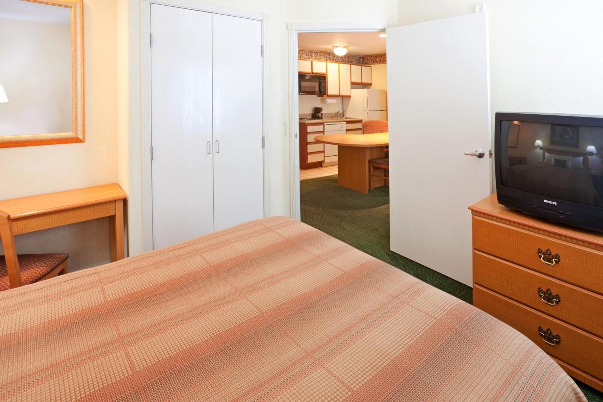 แคนเดิ้ลวูด สวีท ไทเลอร์ Hotel ภายนอก รูปภาพ